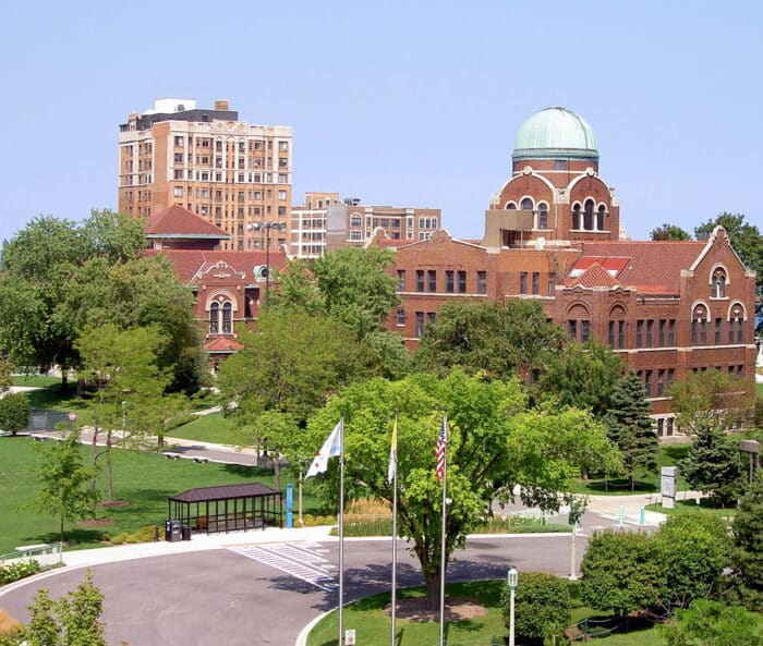 Loyola University Chicago Tuition, Rankings, Majors, Alumni