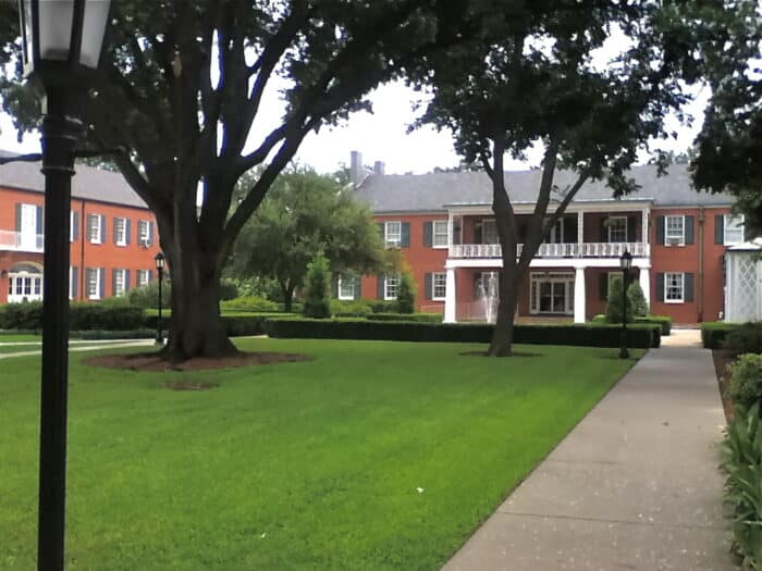 New Orleans Baptist Theological Seminary Tuition Rankings Majors   Nobts Courtyard 700x525 